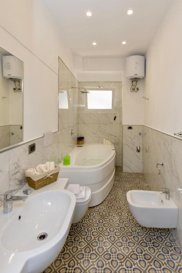 Sara Luxury Apartament 2 Сорренто Экстерьер фото